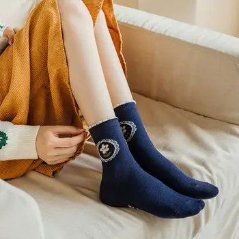  1 Чифт Средни Чорапи-тръби с флорални Принтом, Реколта дамски Чорапи с Анимационни цветна Бродерия в стил Колеж, Модни Чорапи